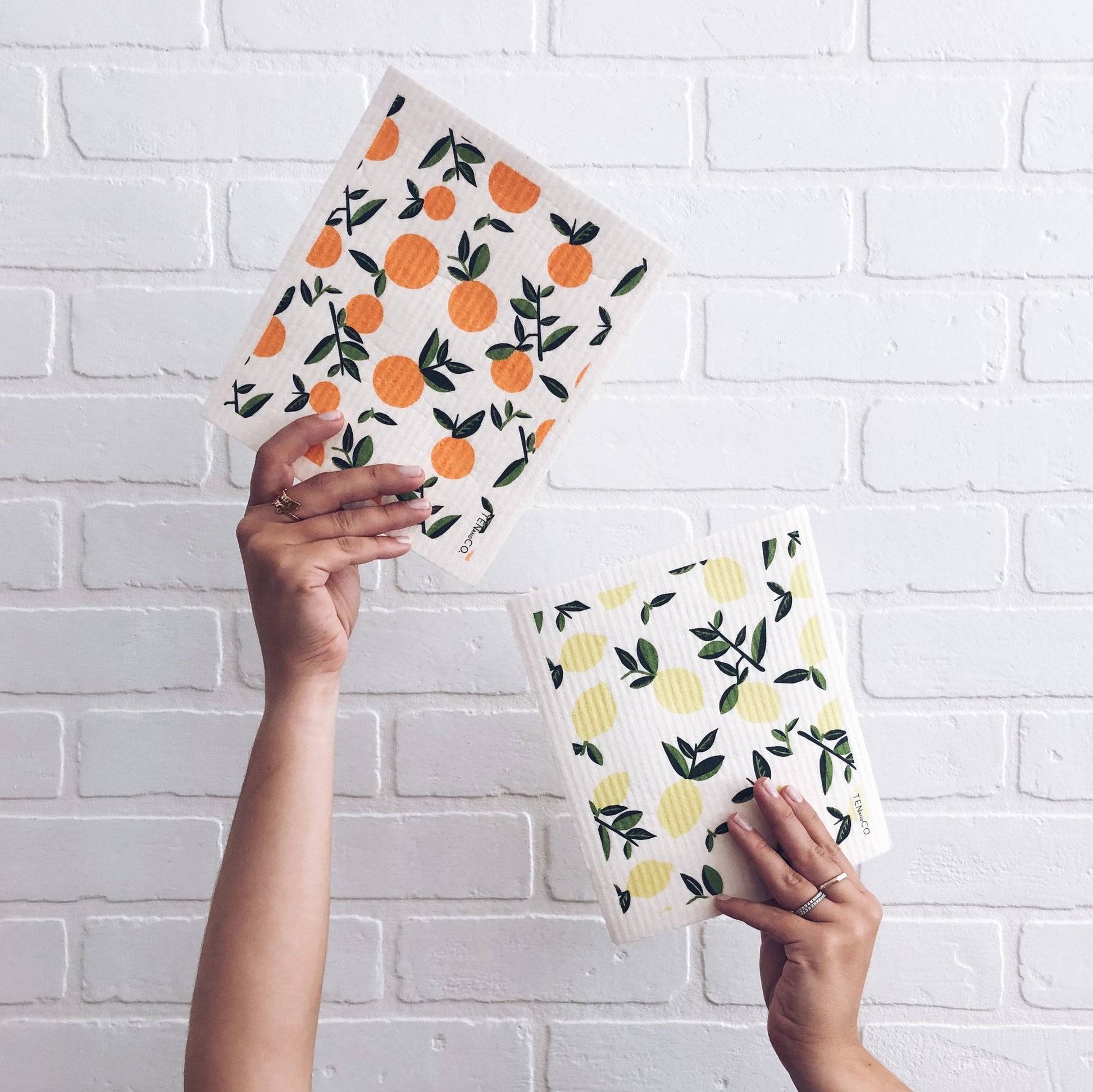 Eco-friendly sponge cloth in grey X pattern, replace the use of up to 17 rolls of paper towel