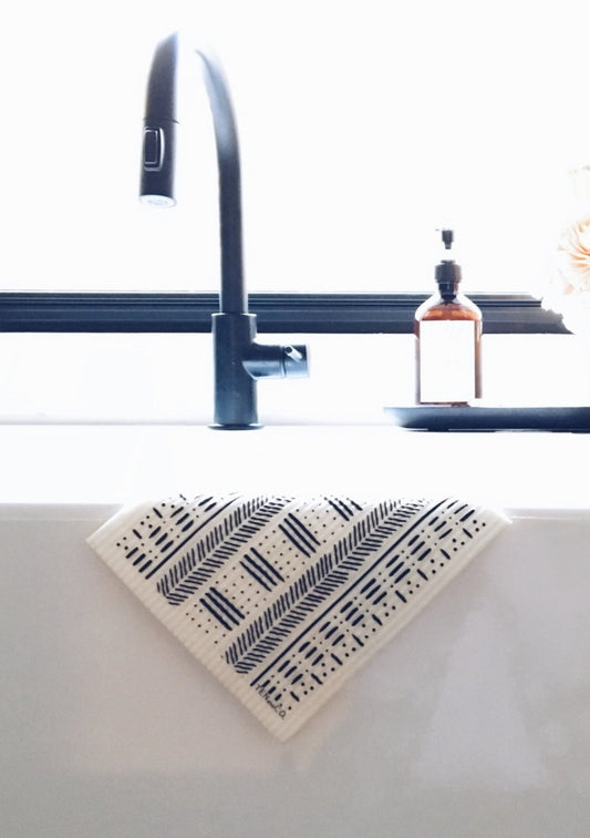 Eco-friendly sponge cloth in mudcloth black pattern, replace the use of up to 17 rolls of paper towel