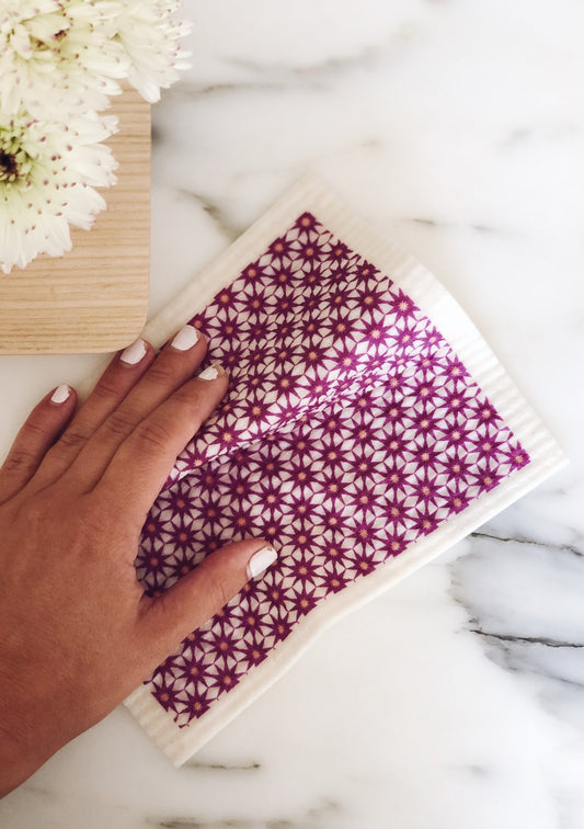 Eco-friendly sponge cloth in red starburst pattern, replace the use of up to 17 rolls of paper towel
